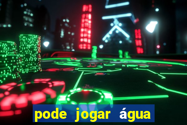 pode jogar água quente no vaso sanitário